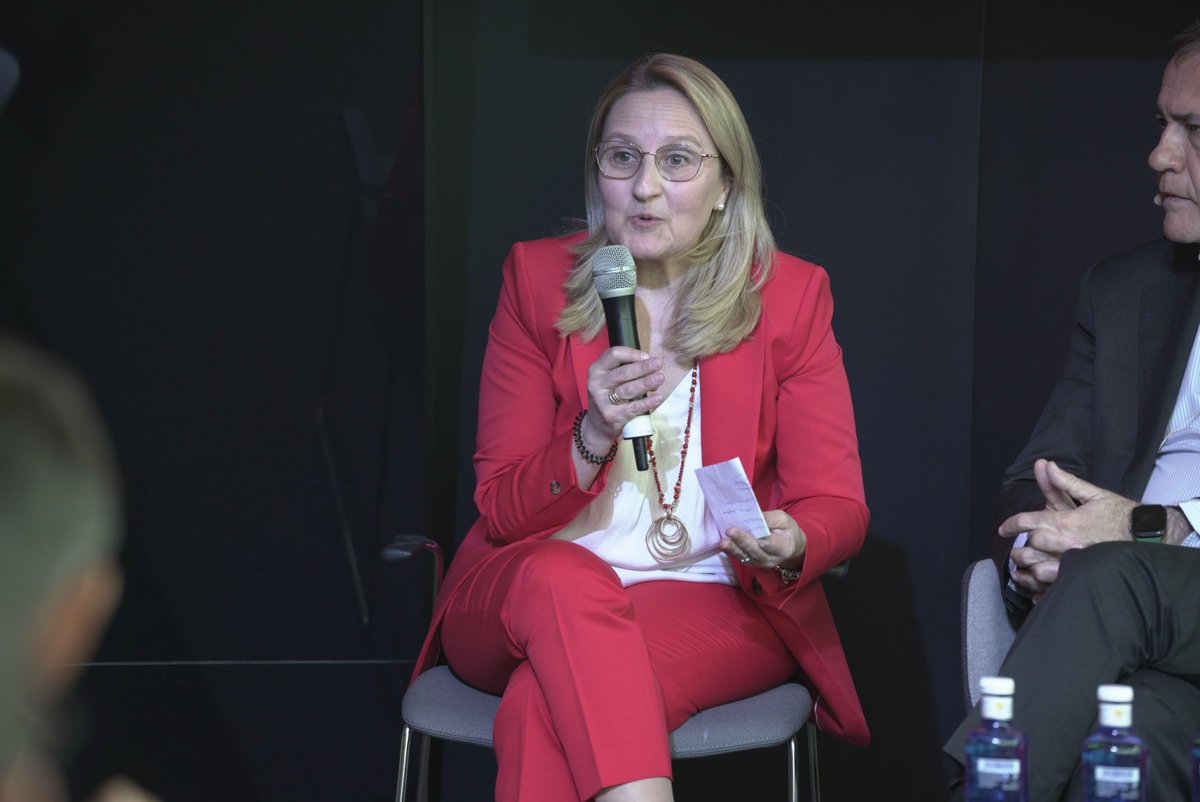 🔴 El Gran Debate sobre #Talento #Tecnología y #Bienestar 🔊 👤 Mercedes Pérez Ortega - Directora Corporativa de FP en @CentroCCC 🎙️ “XX' #21FORORRHH #PersonasyEmpresas