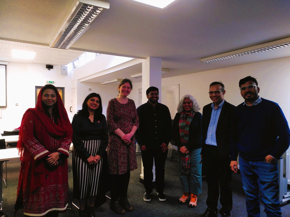 Privileged to have been with inspiring scholars and activists from 🇵🇰🇳🇵🇧🇩🇮🇳 for our workshop. Thank you to co-organisers @MayurHelia7 @maryjamesgill & all our fantastic speakers, chairs and attendees! @BezwadaWilson @asifaqeel @shireenazam @RajuKendree @DhandaMeena @KrishnaAdhi15