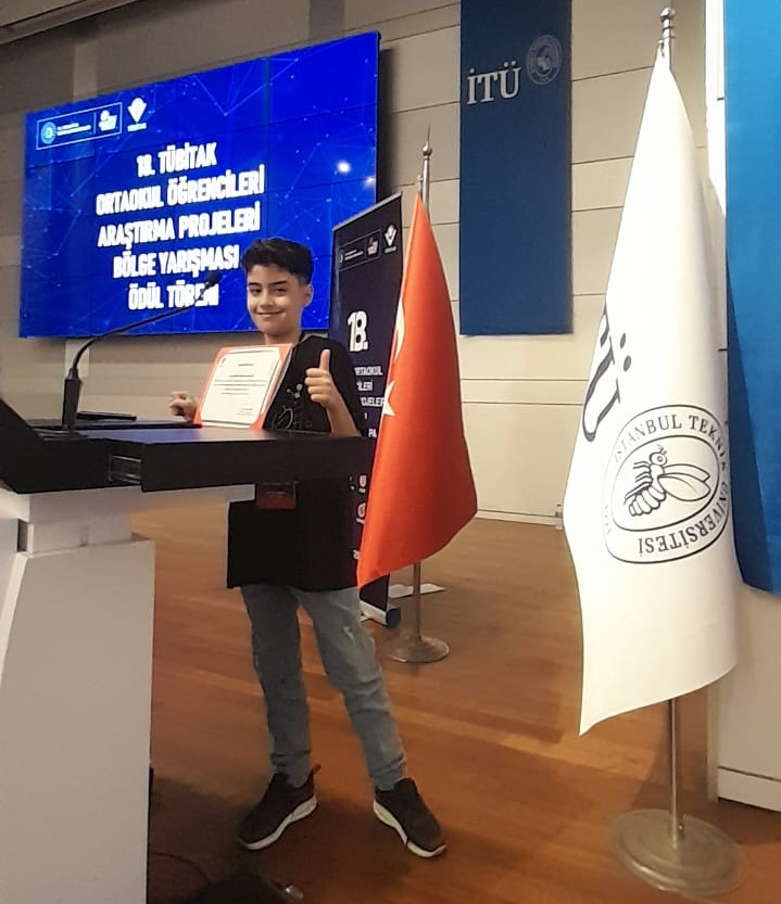 18. TÜBİTAK Ortaokul Öğrencileri Araştırma Projeleri İst. Avrupa Bölge Yarışmasında Biyoloji alanında "Birincilik" ödülü kazanarak finale kalan öğrencimiz Mikail Kemal Keklicek'i ve Fen Bilgisi öğretmenimiz Duygu Tezen'i tebrik ediyor, Türkiye finallerinde başarılar diliyoruz❤️💙