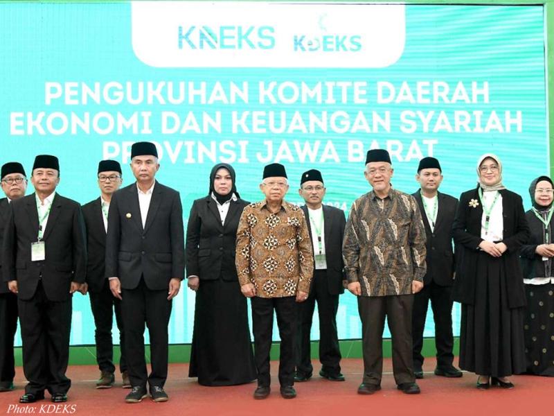 The Indonesian province of West Java has affirmed its commitment to promoting a Shariah economy with the establishment of a dedicated Sharia Economic and Financial Regional Committee, or Komite Daerah Ekonomi dan Keuangan Syariah (KDEKS). islamicfinancenews.com/daily-cover-st…