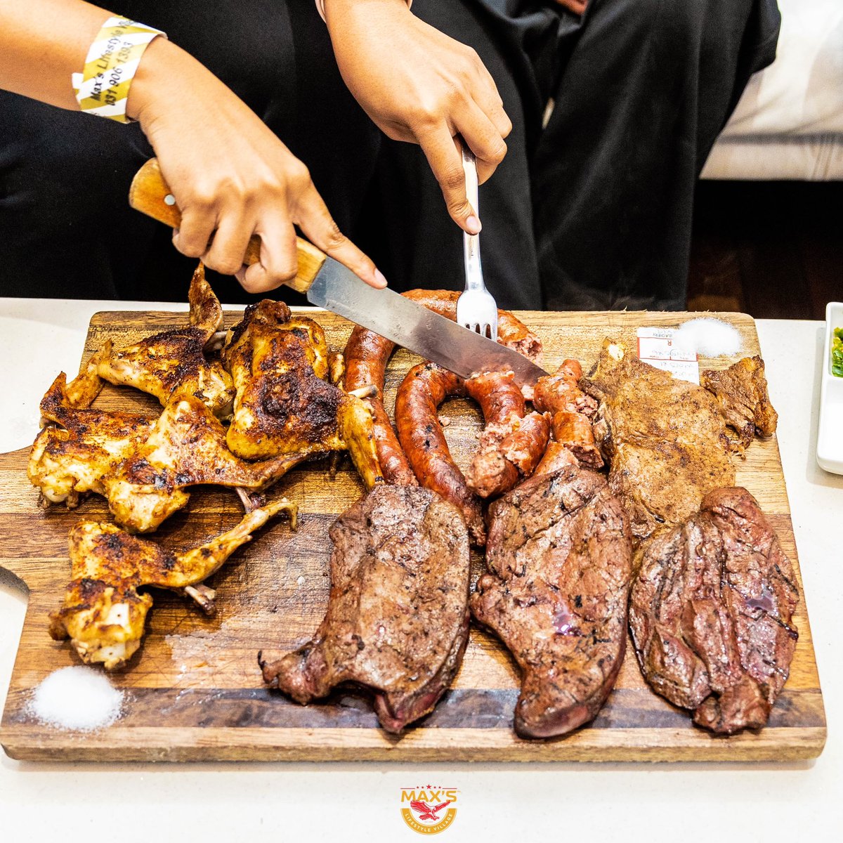 maxslifestyle1's tweet photo. Grill it, thrill it and enjoy every tasty bit 😋

Join us for delicious meat to enjoy 🦅🥩 ✨

#maxslifestyle #durban #umlazi #southafrica #butchery #meat #braai #braaivibes #shisanyama #amazing #fivestarservice #fivestar #fivestarlifestyle https://t.co/jVej5XZMuw
