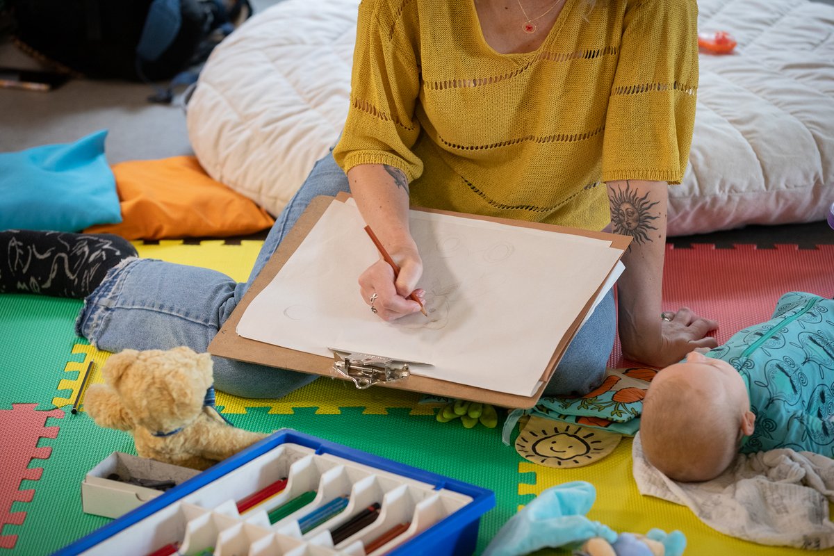 Our baby-friendly art classes are back! 👶 Join us at Kelham Island Museum for an art class for parents or carers with babies under 12 months and develop your artistic skills in a relaxed setting 💆‍♀️ £9 per session Book here: eventbrite.co.uk/e/baby-friendl… @visitsheff #whatsonsheff