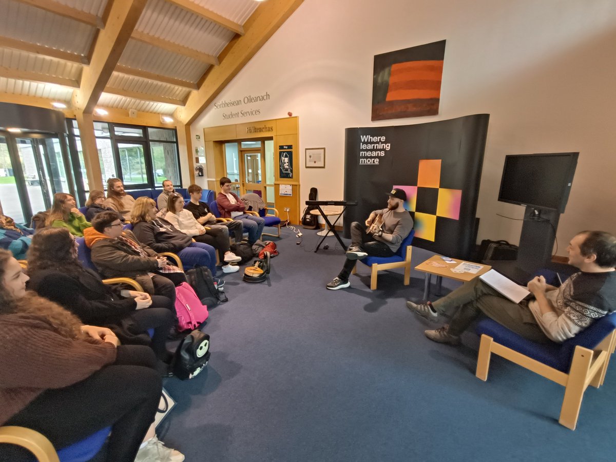 Thank you to @peterjnoble1 for an inspiring song writing workshop yesterday at the UHI Stornoway campus. It was engaging and fascinating to see the development through the process you took us through. 🎶 #ThinkUHI #appliedmusicuhi #mateuhi #songwriting #stornoway