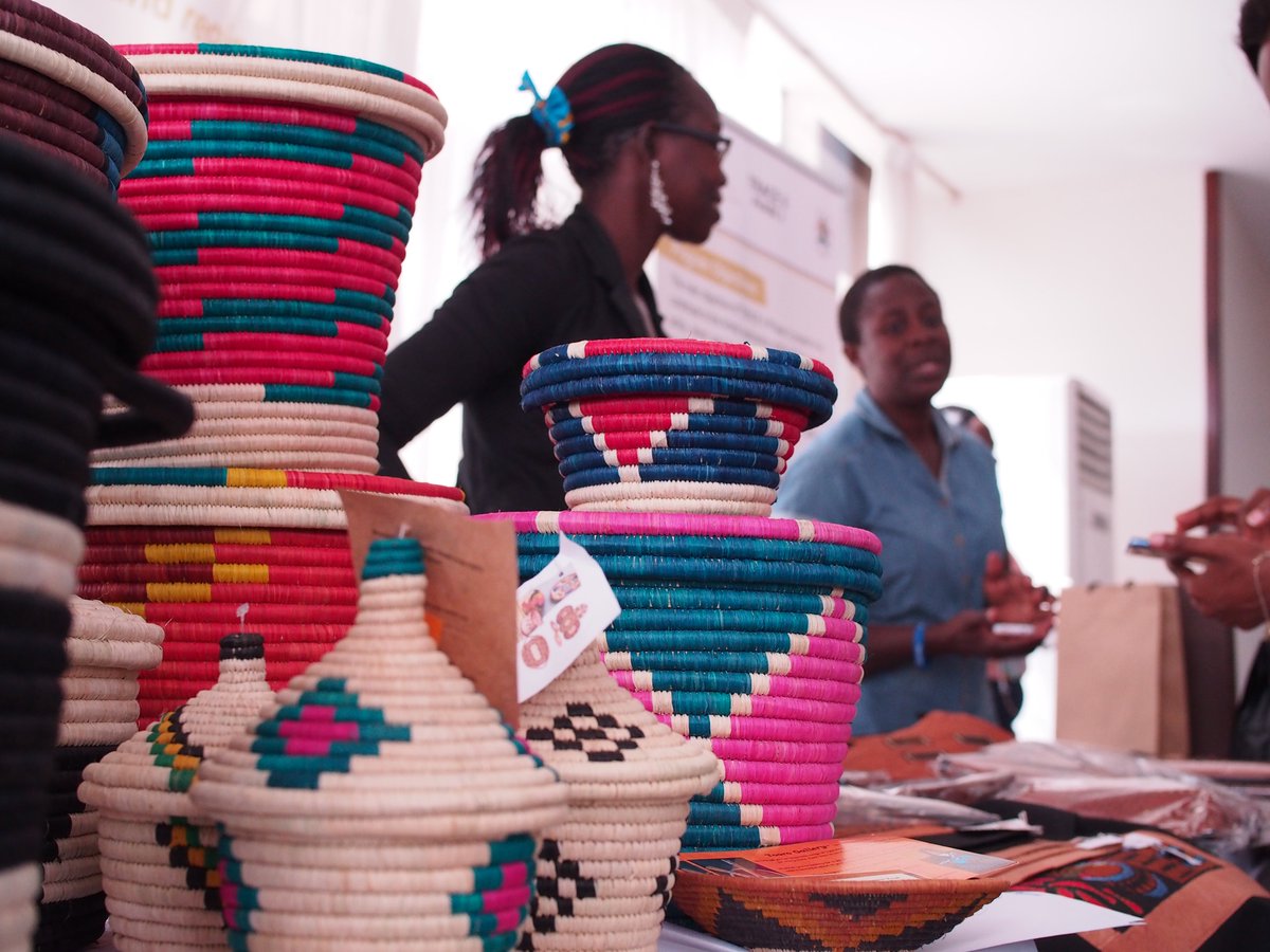 🌍 #Uganda aims to become a middle-income country by 2025.  

EIF support has contributed to mainstreaming trade, empowering women, and diversifying the tourism industry on its journey to economic growth.  

Read Uganda's #EIFImpactStory for more! 
📖bit.ly/4aW5kwQ