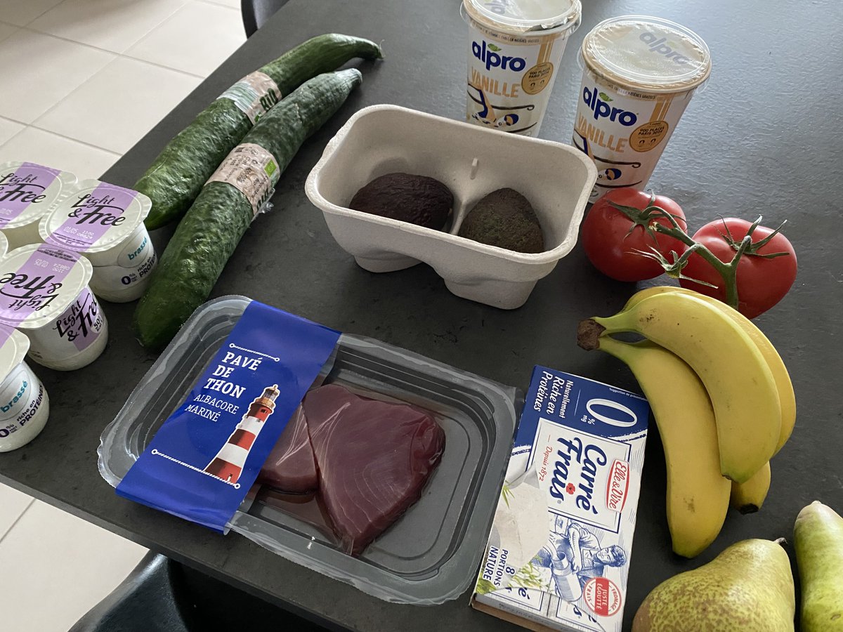 Heart1nBalance's tweet photo. grocery haul with my almond mom
• cucumber
• avocado (for her) 
• bananas
• tomatoes
• pears (for me)
• soy vanilla yogurt (for me)
• low cal yogurt (for her)
• tuna "steak" 
• fat free cream cheese spread 
• low sugar apple compotes (?) 
• oat https://t.co/Kd6U7CLwz8