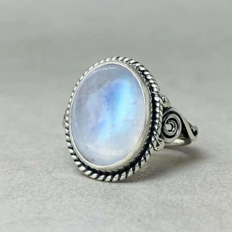 Chic Moonstone Statement Ring - Large Gemstone, Delicate Women's Jewelry, Moonstone Engagement Ring, Bohemian Jewelry, Gift For Wife #moonstonering #moonstone #rainbowmoonstone #moonstonejewelry #delicatering #statementring #silverring #gemstonering #ring

artisansdesigned.etsy.com/listing/170090…