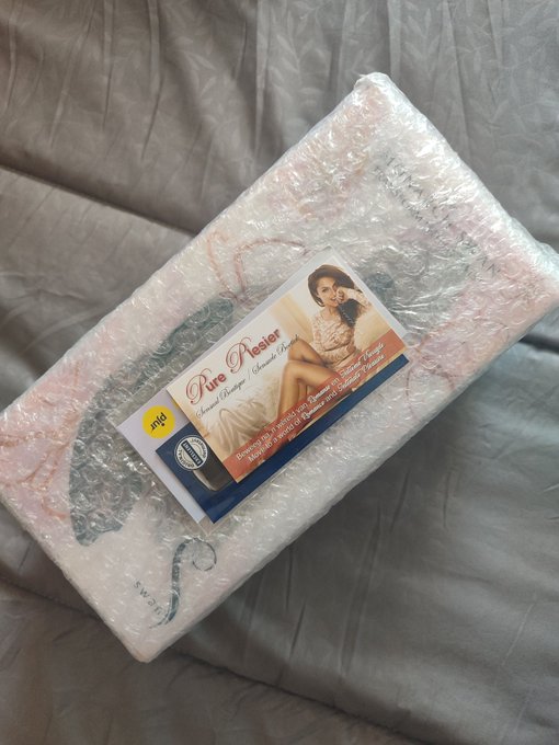 Toy time 😈💦😈💦😈  Thanks to my special person 😉 for my early birthday present Tonight's going to be fun<a href="/tag/sexpo"class="tags"><span>#sexpo</span></a><a href="/tag/sexpo2023"class="tags"><span>#sexpo2023</span></a><a href="/tag/gallagherestate"class="tags"><span>#gallagherestate</span></a>
