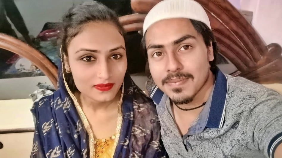 Harshada came in contact with Md Fuzail through PUBG game, fell in love with him, Ran away from home,converted to become Zeenat Fatima and got married to him. Now she's fighting for life after being brutally tortured by Fuzail & his family.. Her Abdul was also different....!!