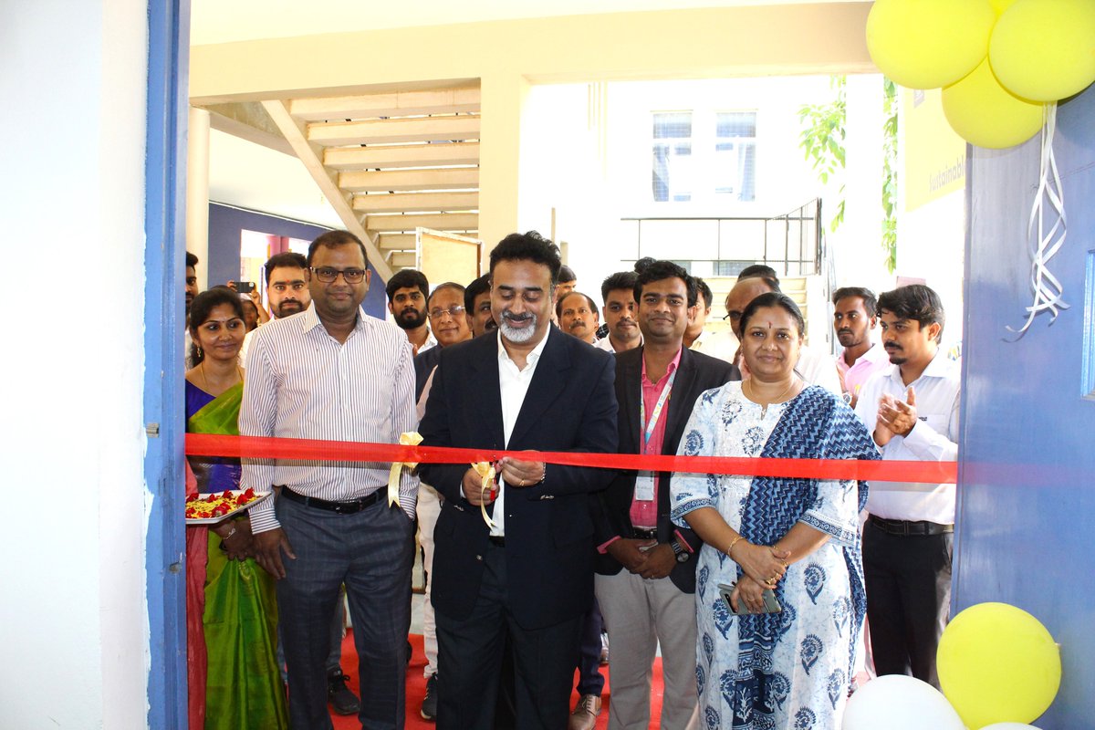 SR University teams up with @UltraTechCement ltd to launch a Center of Excellence in Sustainable Construction Practices & Materials.  Training locals & students alike, bridging academia with industry for a brighter construction future. 

#SRUniversity #Btech #BuildingTheFuture