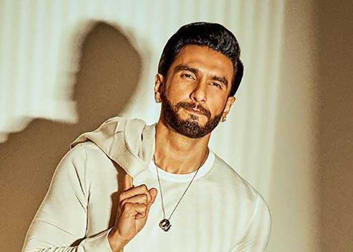 SlowCheeta, Ranveer Singh team up for ‘Kar De Kaa?’: Boys back in the gully  yespunjab.com/?p=959704

#Mumbai #Rapper #SlowCheeta #Actor #Bollywood #RanveerSingh #KarDeKaa #Thursday #Music #YesPunjab

@RanveerOfficial