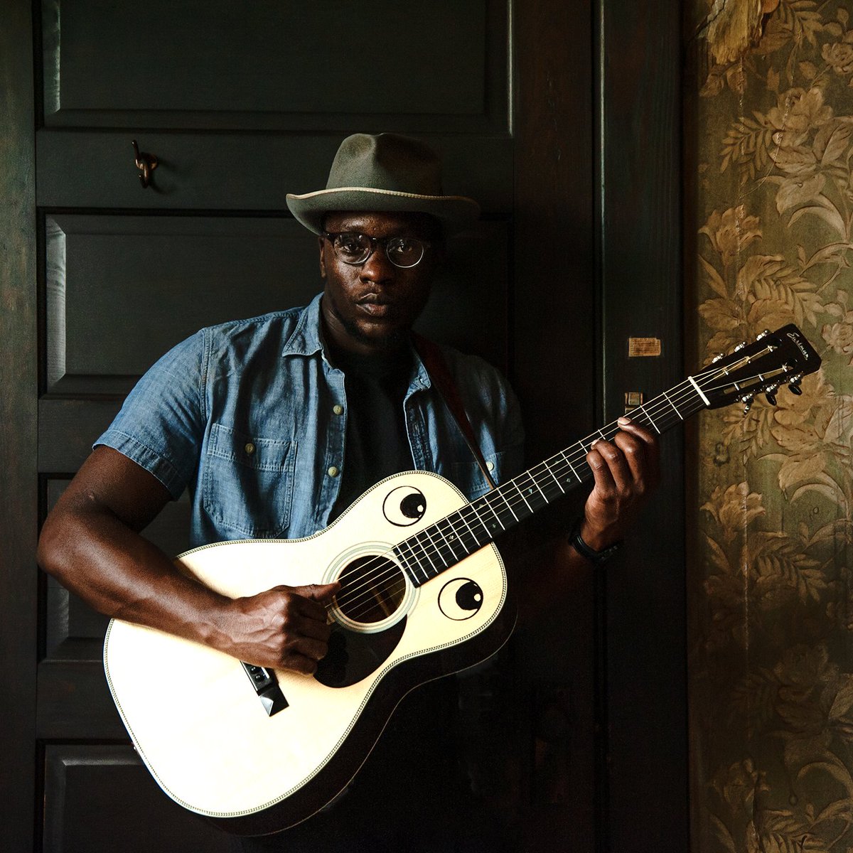 Soulful Ugandan singer-songwriter @jonmuq will be coming to Omeara on 26th June! Now based in Texas, Muq’s experiences as a child in Uganda and as a man in America give him a unique perspective on the world he’s addressing. Tickets on sale now: omearalondon.com/event/jon-muq/