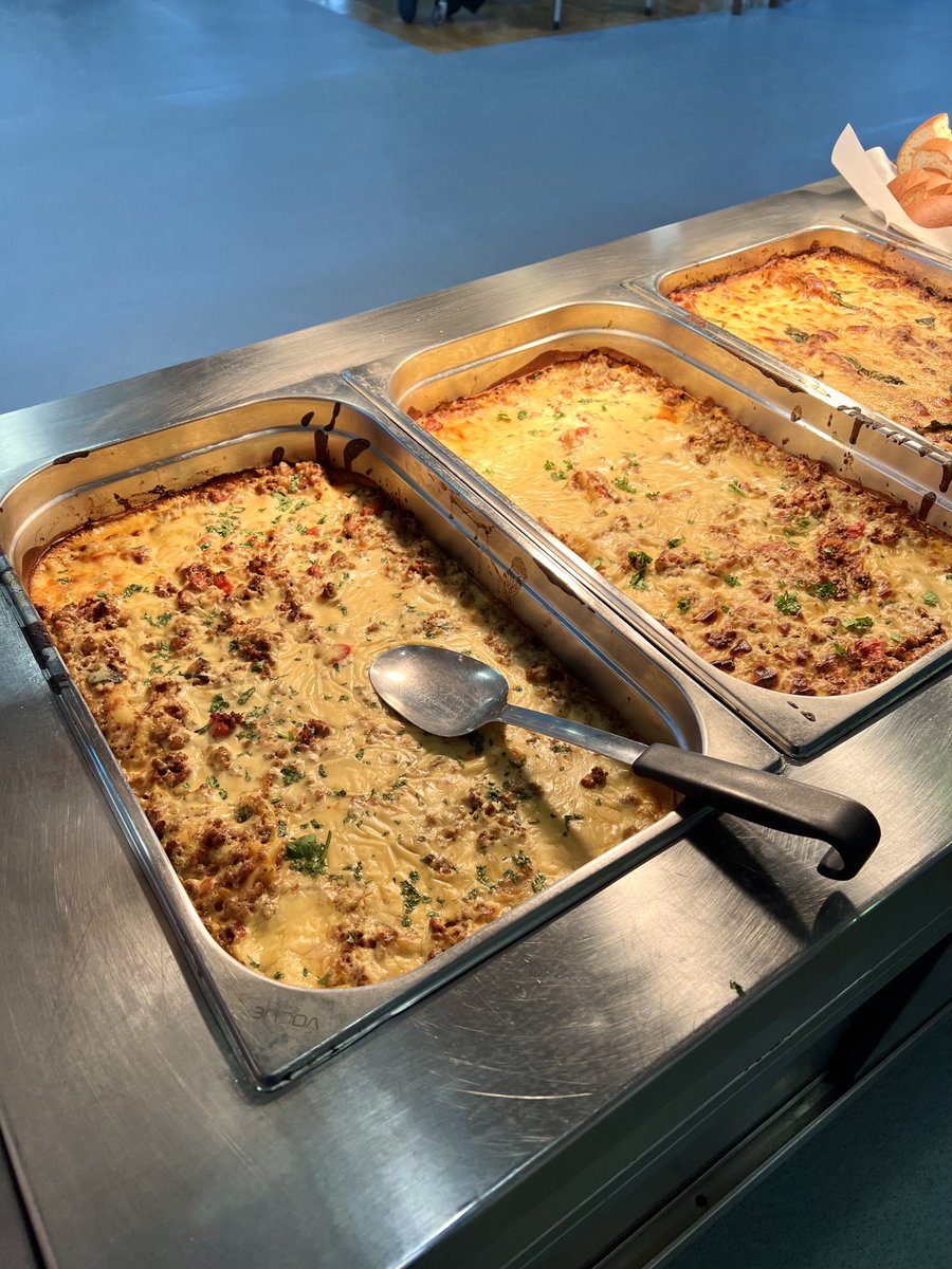 School meals shape lifelong habits. @laurelpark_sch cooks fresh, nutritious meals from scratch daily for 600+. If you're a school and want to see your students getting this kind of top tier school food, get in touch: bit.ly/3Jzv1XP #SchoolFood #FoodEducation