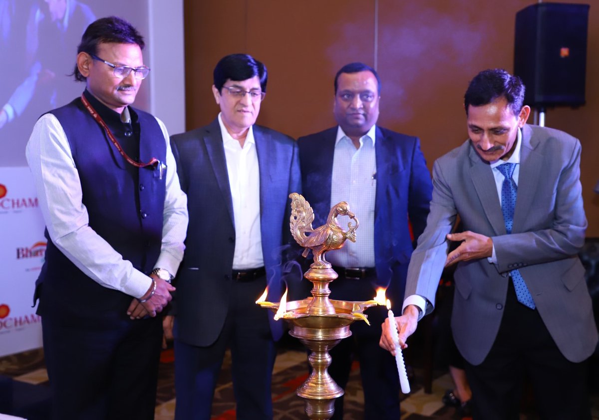 The journey towards strengthening our food for better nutrition began as the ceremonial lamp was lit 🪔 at the #NationalConference on Scaling-Up #FoodFortification for Nutritional Security- The Way Forward. This event serves as a hub for exploring #innovative strategies, tackling