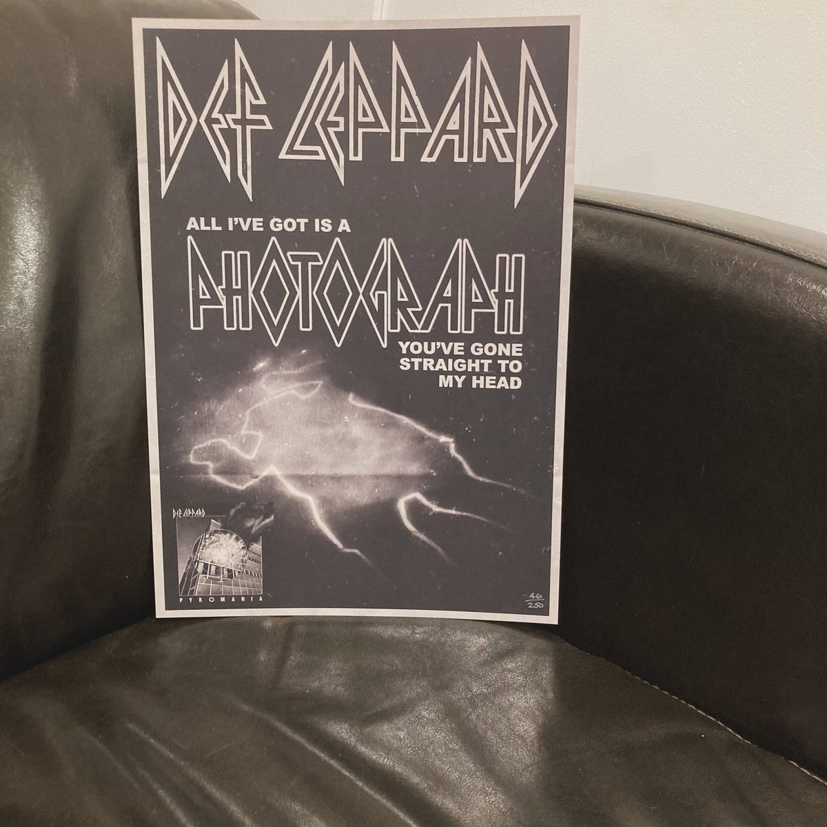 Calling our @DefLeppard fans! We have some very, very, (very) ltd hand numbered prints to give away with purchases of the #vinyl 2024 reissue of Pyromania. Choose from the half speed master or 2LP with extra tracks! sliderecordshop.com/products/def-l…