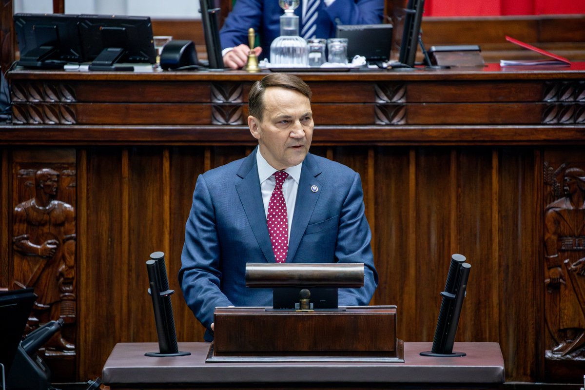 ℹ️Information on the 🇵🇱Polish foreign policy tasks in 2024 presented before the Sejm by FM @sikorskiradek.

📄Full text available here👉tinyurl.com/57rne6dz