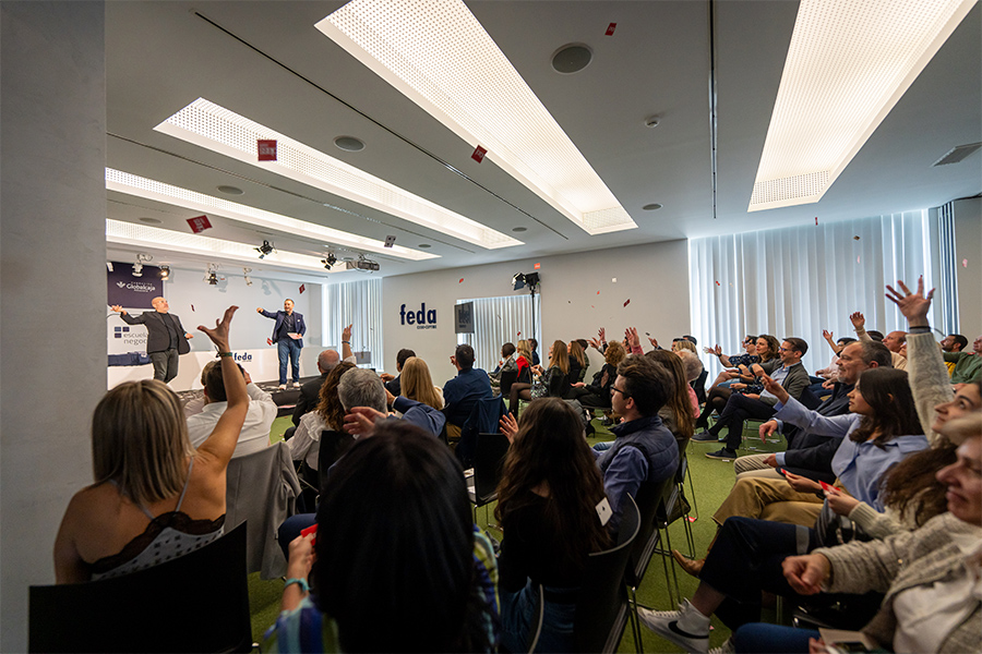 Sueño, entusiasmo, talento y perseverancia, cuatro ítems para alcanzar la excelencia en el mundo empresarial. 'La magia de la transformación', la conferencia “mágica” de <a href="/fb_think/">fernando botella</a> y <a href="/jorgeblass/">Jorge Blass</a> en el Acto de Clausura del Curso Académico 2023-2024 de <a href="/EN_FEDA/">Escuela de Negocios FEDA</a>