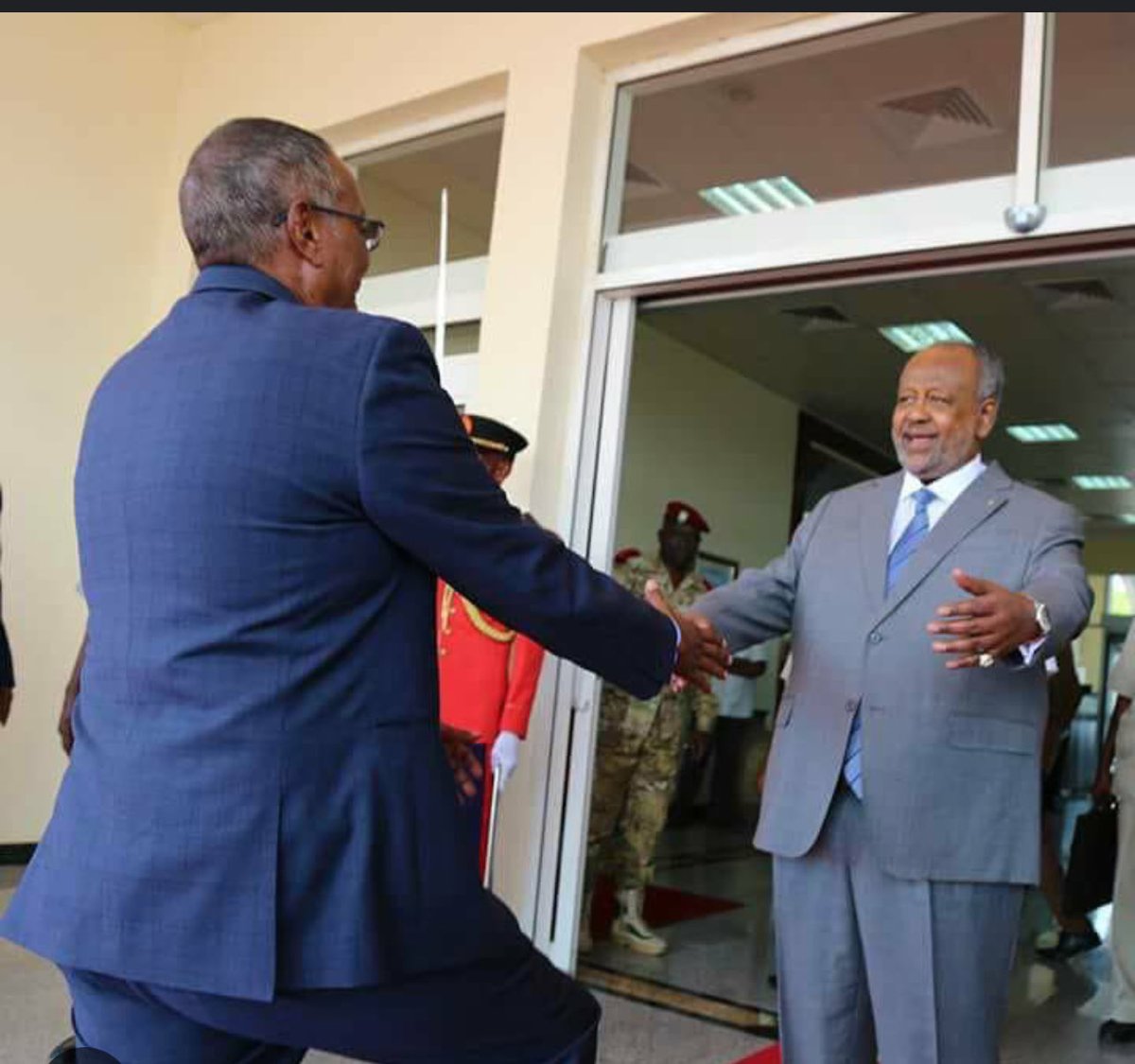 Our #President frequented visiting and having warm & close relationship with ⁦@IsmailOguelleh⁩

It is true #Djibouti #govt official line is “They support Somalia,which was the case before President ⁦@musebiihi⁩ came to power& that was the case even during this meeting