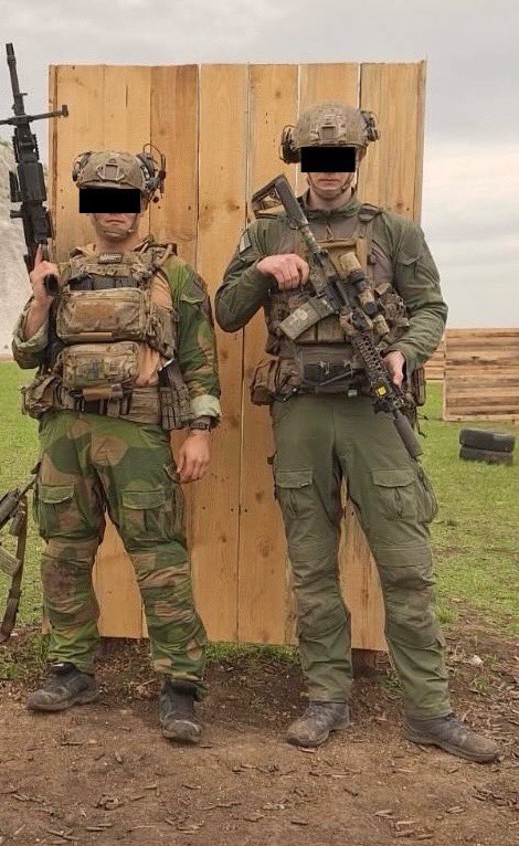 Norwegian volunteer and his buddy in our Kandahar Combat Uniforms, somewhere in Ukraine. Proud of you guys and what you’ve been doing down there.

#norarm_tactical #tacticalwear #tacticalgear