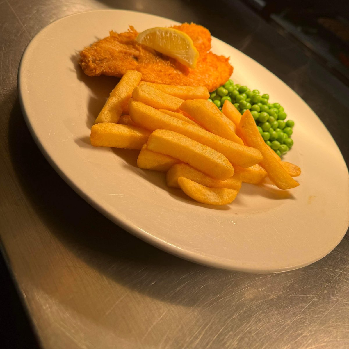 Who fancy’s Fish and Chips , 2 classic meals for £11.49 🍽️
#classic #pub #fishchips #choice
