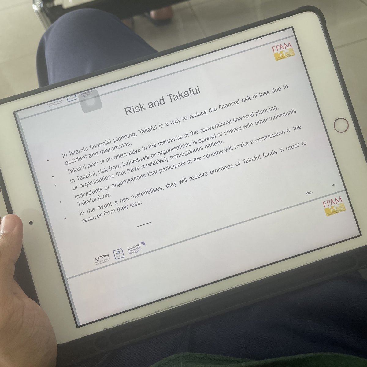 Bukan apa. Risau dorang bakal diterminate je bila tak lulus exam ni. Kang korang gak lost bila bertukar ejen

Btw tak sabar nak konvo dengan 3 batch ejen Great Eastern Takaful lain ! 😍

Nak Don jadi ejen korang ? Jom sembang needs korang

whatsform.com/xVI-fk

#Dontakaful