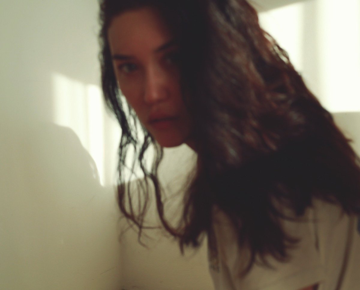 artcreator23's tweet photo. Project: In my head, playing with shadows 
#inmyhead #photography #naturallight #artist #art #raw https://t.co/hgmcsFPJhT