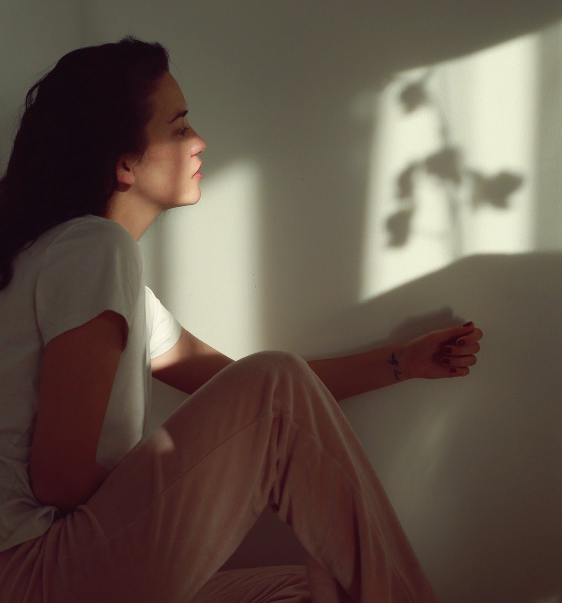 artcreator23's tweet photo. Project: In my head, playing with shadows 
#inmyhead #photography #naturallight #artist #art #raw https://t.co/hgmcsFPJhT