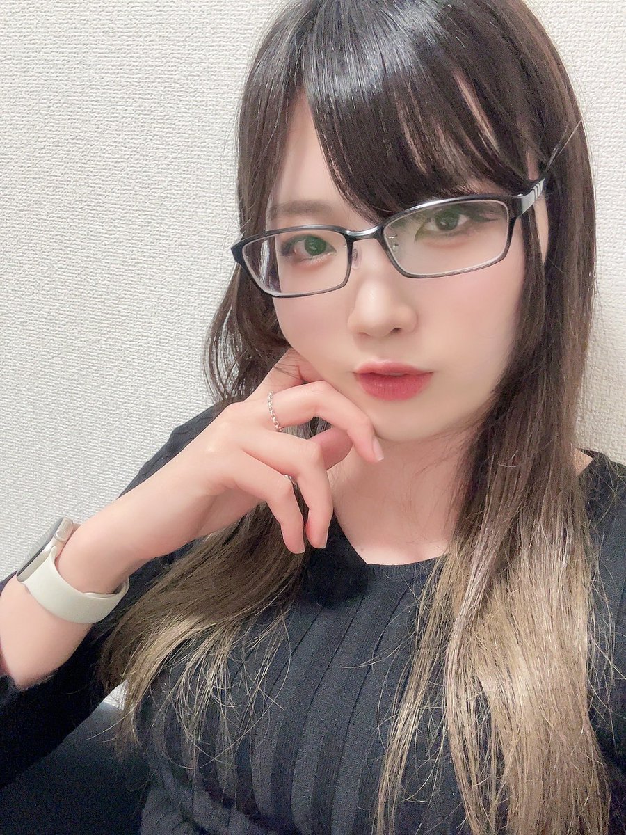 昨日めがねを新調しました👓

アレルギーでコンタクトが入れられないのでめがね生活🥹

今日は練習もめがね！壊さずに乗り切りました✌️