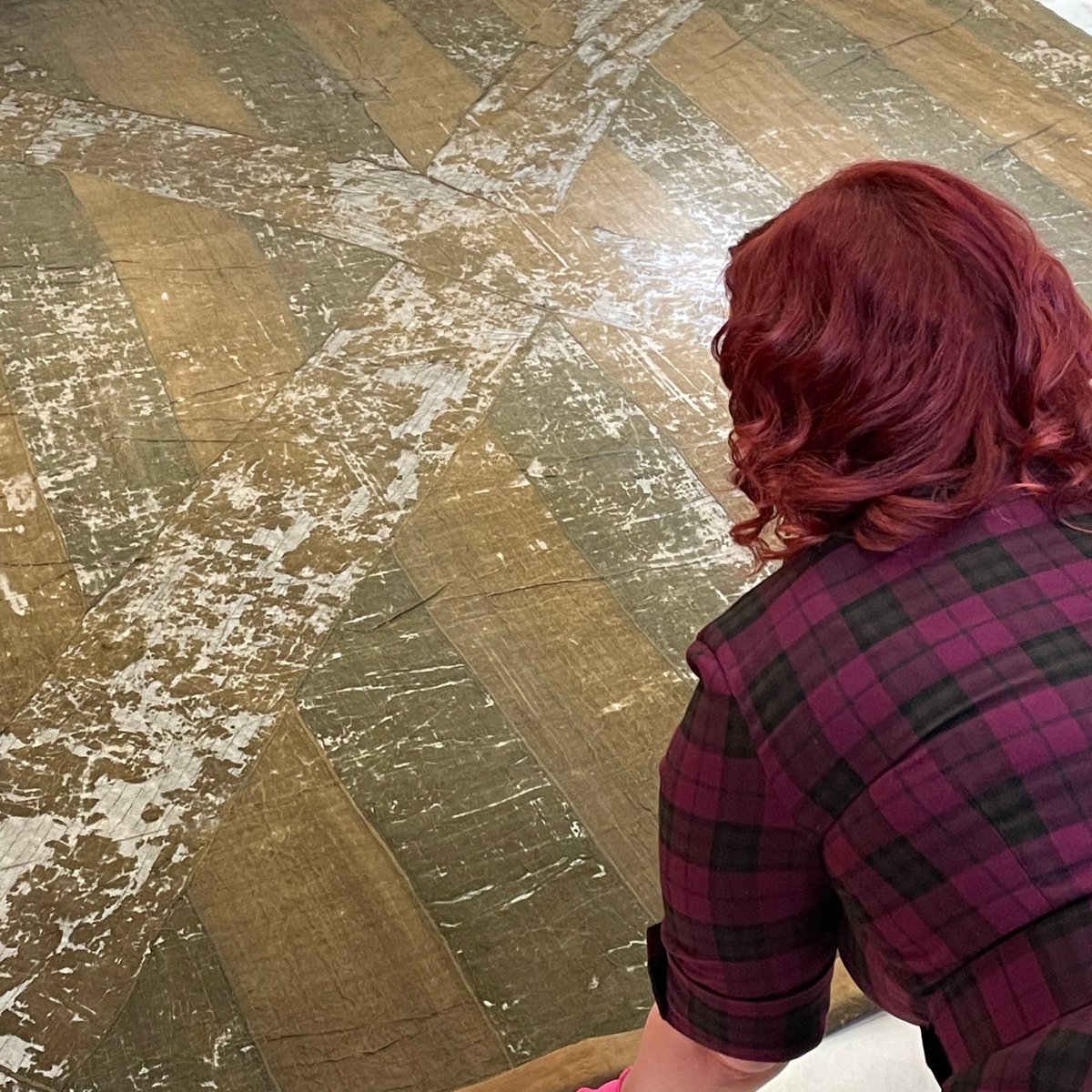 Imagine unfurling something that Mary Queen of Scots created 😮

Here is a glimpse behind the scenes today as we work on a project with University of Stirling. This is the Blue Blanket, a saltire banner that Queen Mary and 'the four Marys' (her besties) sewed together. 👸💁‍♀️💁‍♀️💁‍♀️💁‍♀️