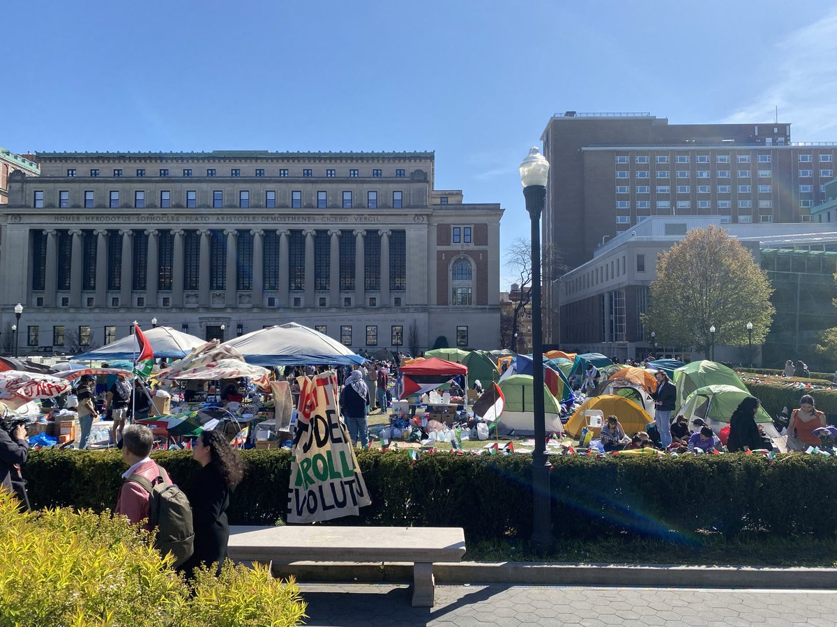 Pride in @Columbia journalism, criticism of the university administration and a defense of speech rights here. My new post open.substack.com/pub/margaretsu…
