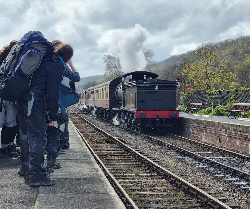 Now it’s time for Expedition 2! 40 more @StPetersYork Third Formers are at @PeatRigg heading into the North York Moors for their Bronze #DofE expedition. 🥾🗺️🧭🏕️