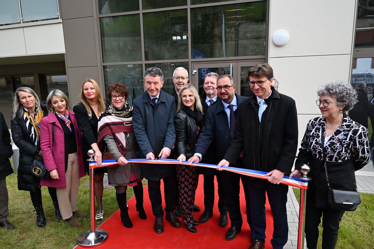 regiongrandest's tweet photo. Agrandir l'offre de #formation dans tous les territoires du #GrandEst🌟
Le président @Franck_LEROY_ a inauguré le pôle de formations industrielles de l'UIMM Lorraine à Bar-le-Duc en #Meuse
✅Proposer des formations de qualité pour des métiers d'avenir ! https://t.co/uxI55A7RZC