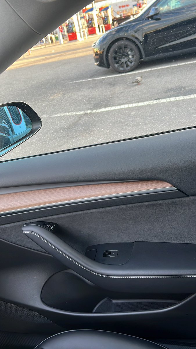 MannySiege's tweet photo. @elonmusk @Tesla @TeslaCharging Elon fox this ish bro wtf. CONGESTION CHARGE FOR WHAT?! #JFK https://t.co/2iVuPlZlYj