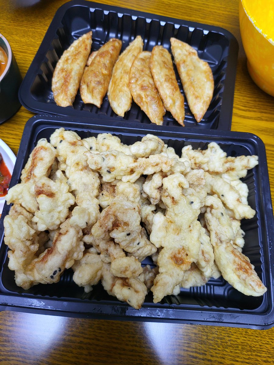 jm10141's tweet image. #오남리짬뽕집 #탕수육 #쟁반짜장 #오징어짬뽕 #해뜰찬 #갓김치 #석밖지 #갓김치 #친구 네 #시엄마 #열무김치