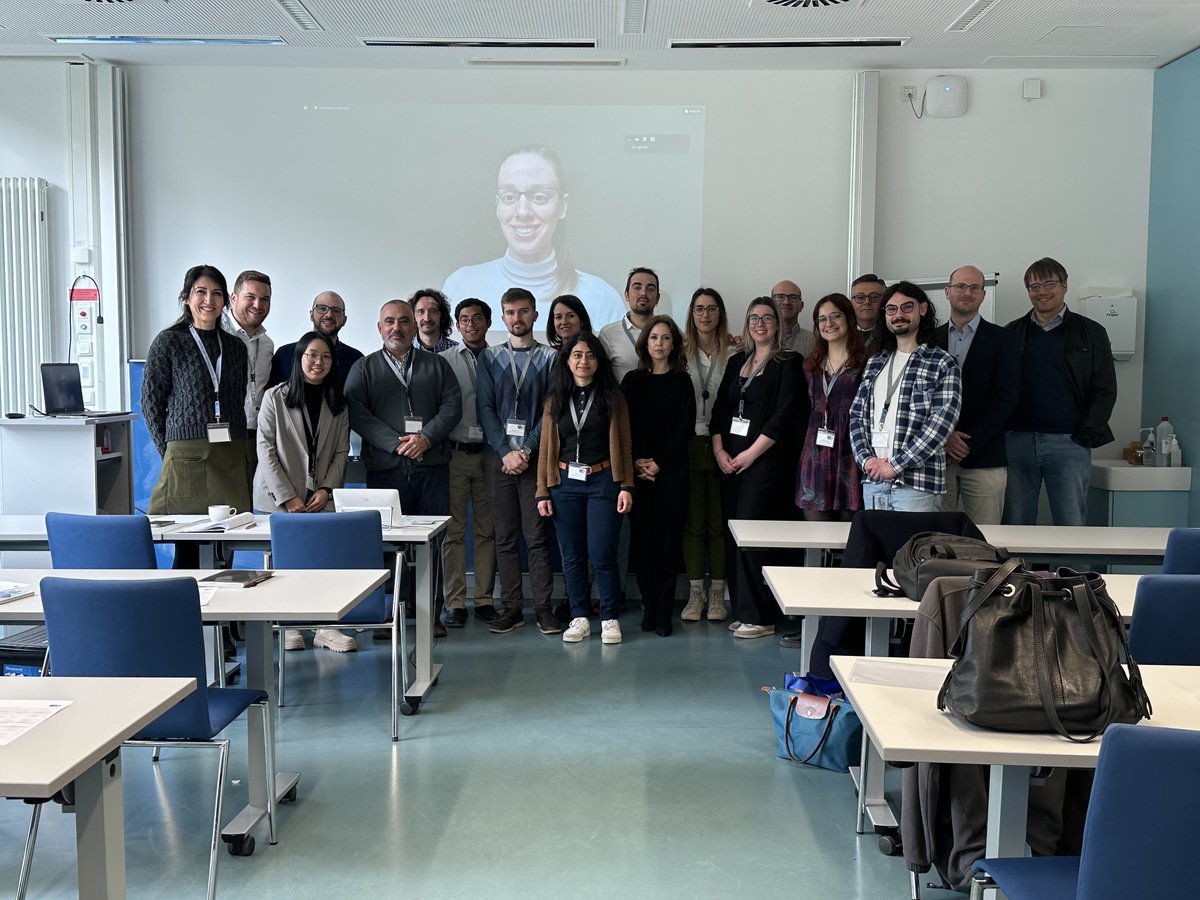 'Guess who's back?'
The whole @HorizonDECADES  consortium!
This time we are in Hannover at the Institute of @TCI_Unihannover , @LeibnizUni  hosted by our coordinator @SKara_BioBio for a consortium and midterm meeting with our @REA_research project officer! 
#REA #MSCA #PhD