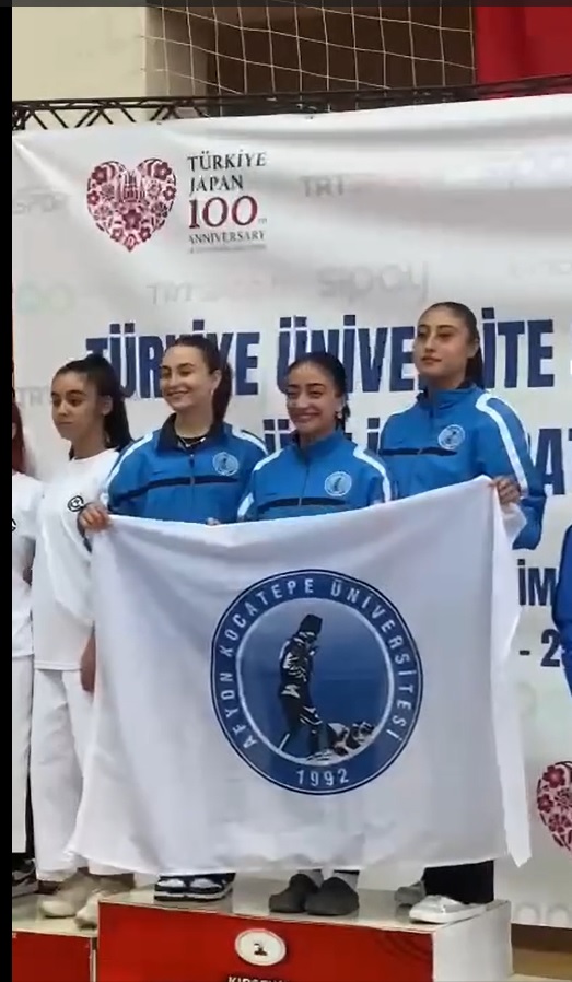 SBF Kadın Kata Takımı ÜNİLİG’te Birinci Oldu.
Haberin devamı için⬇️
haber.aku.edu.tr/2024/04/25/sbf…
<a href="/Karakas1969/">Mehmet Karakaş</a>
#AfyonKocatepeÜniversitesi