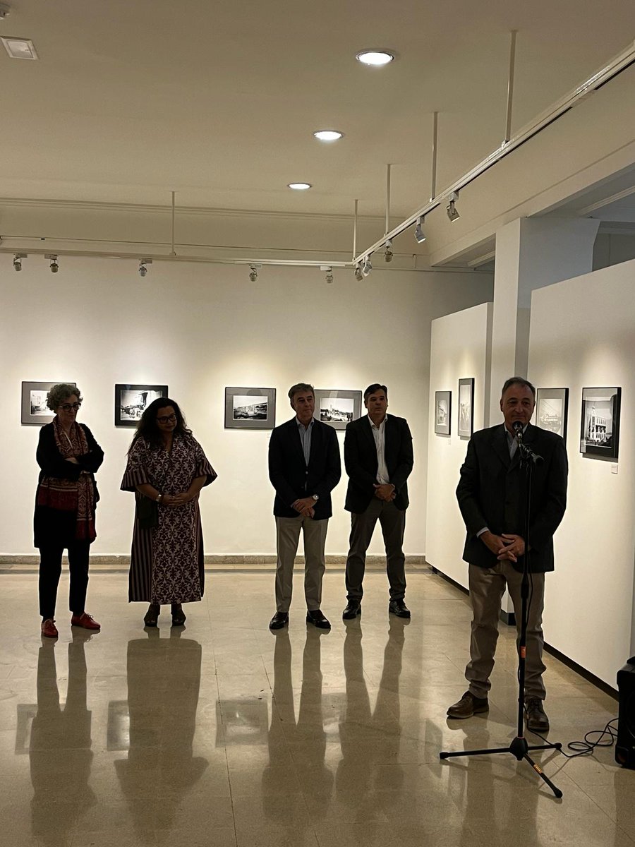 @CGtangerEsp El Cónsul General de España en Tánger asistió a la inauguración de la exposición 'Tánger bajo la mirada de Paul Servant' (del 24/04/24 al 17/05/2024) en la Sala de Exposiciones del @ICTanger coorganizada por @csmediterraneo con fotografías donadas a @TangierLegation