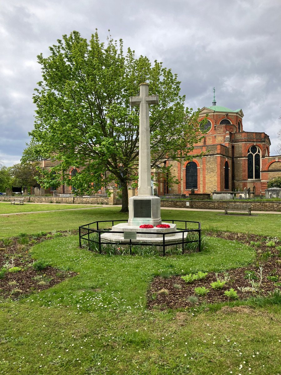 The Kew Soc's gardening team have added the village's green spaces again 😊, this time by planting around the War Memorial at St Anne's Church on the Green. All drought resisant plants. Can't wait to see them grow. 👋