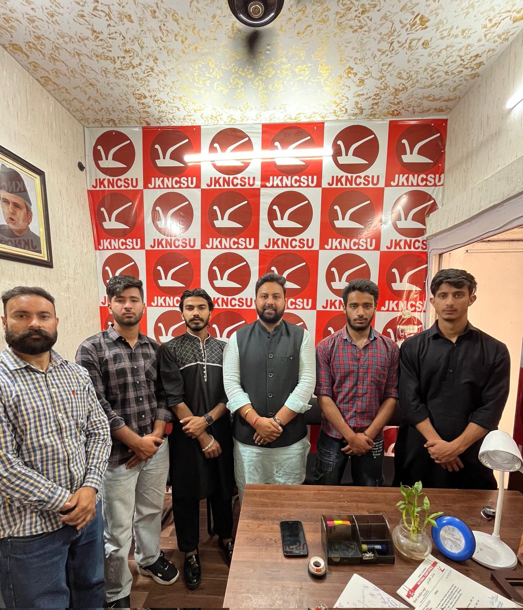 HarshvardhanNc's tweet photo. Some Visuals
Today met with some new #Student_Activists from District Jammu at Sher e kashmir Bhawan.
@OmarAbdullah @nasirsogami @tanvirsadiq @salmanalisagar @ImranNDar @ahsanpardesi @IfraJan_ @JavedRanaa @KichlooSajjad @SaraHayatShah https://t.co/2SiLdrJ7Ns