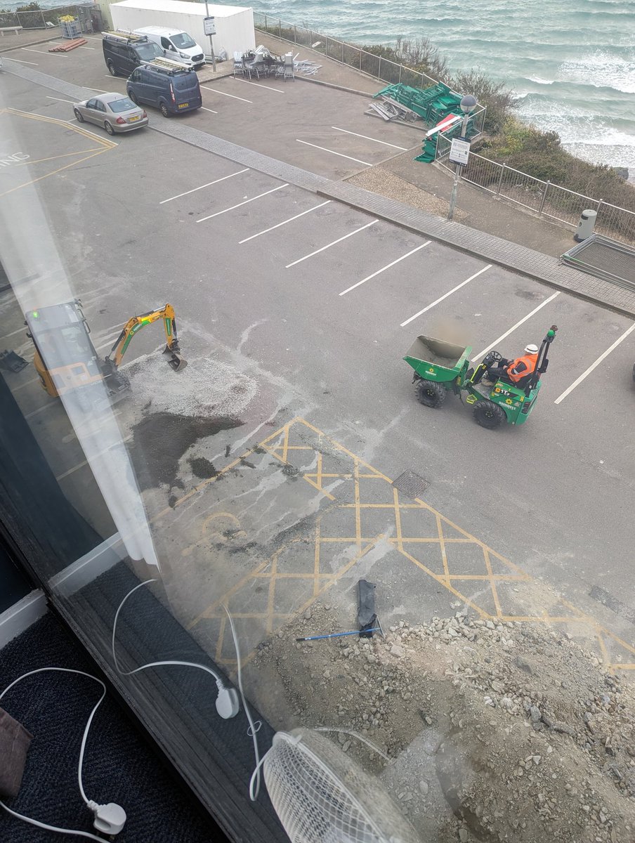 m4wds1's tweet photo. It is quite noisy with drills diggers and cutters going all day long nothing on the hotel website and not informed by staff only on the notice video recorded at 8am in the morning @TravelodgeUK @Tourism_Newquay https://t.co/silPWWSjC4