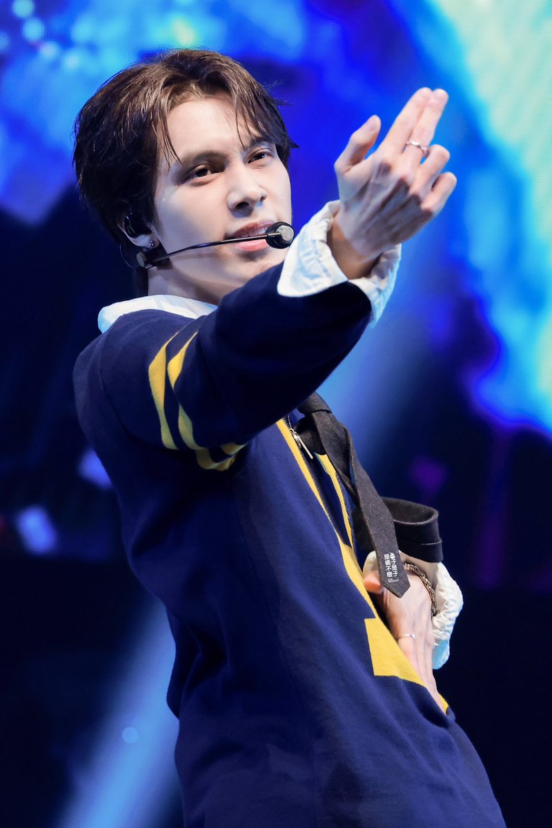 𝘆𝗼𝘂 𝗰𝗮𝗻 𝗯𝗹𝗮𝗺𝗲 𝗶𝘁 𝗼𝗻 𝘁𝗵𝗮𝘁 

240421

#UTOFEST 
#黄冠亨 #HENDERY #威神V #WayV