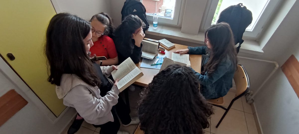 develifenlisesi's tweet image. Öğrencilerimizle, öğretmenlerimizle birlikte okuyoruz. 
#birlikteokuyoruz
@develimem @kayserivaliligi @gokmen_cicek_ @BahameddinK