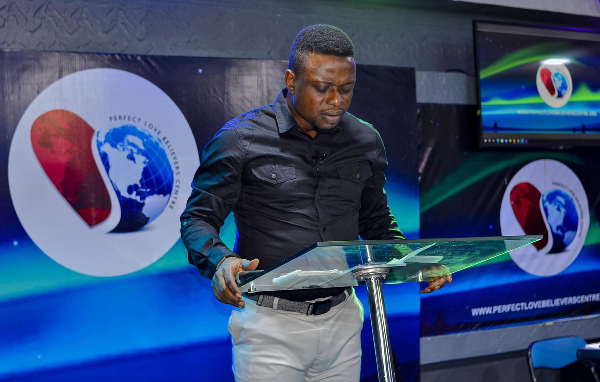 AnointedPreston's tweet photo. Father, we are grateful for an amazing midweek service at PLBC Lagos. It was a great outpouring. We were stirred and we advance by the Spirit. Glory to God!
#MidWeekService
#ChristNation
#weloveandliveforchrist https://t.co/fIqdKrWiBL