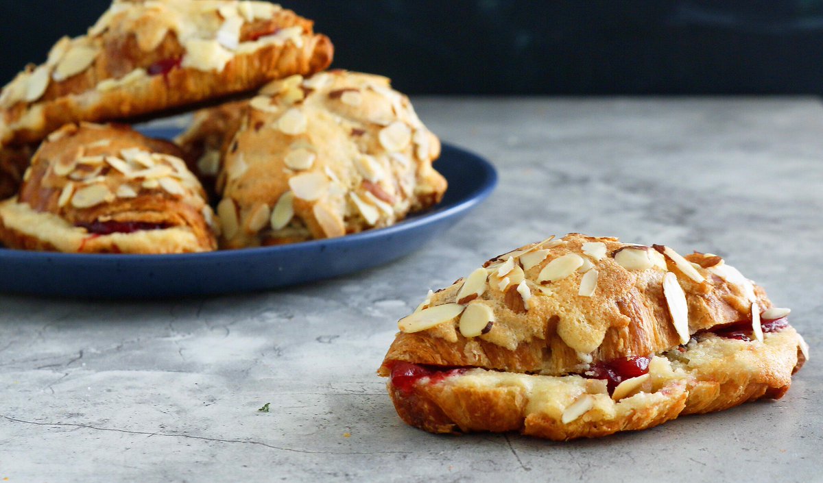 Yum Yum! Cranberry Almond Croissant
capecodselect.com/recipes/detail…