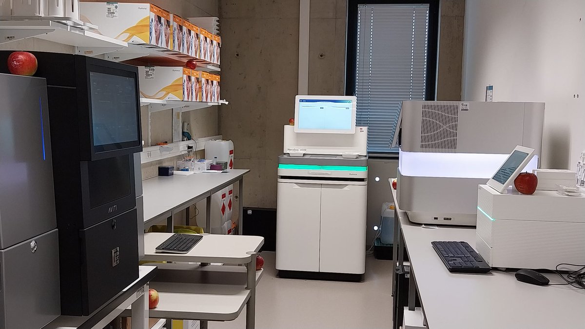 Have Fun with us today for #DNAday Can you find the 7 apples lost in our sequencing room ?