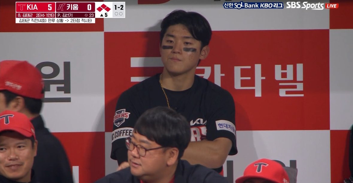 김도영
KBO 최초 월간 10-10 달성
데뷔 첫 두 자릿수 홈런
12 경기 연속 득점
구단 최다 타이 기록
역대 KBO 최다 타이 3위

난놈이아니면설명이안됨