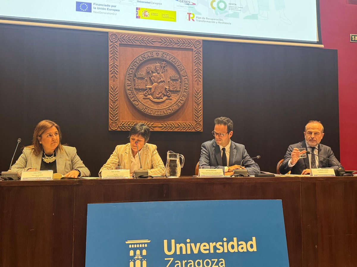 VictorMeseguer_'s tweet photo. 🤝Ha sido un honor participar en este día y ser compañero de camino de las personas que empujan el #Cooperativismo y la #EconomíaSocial en Aragón
#AraCoop https://t.co/VgGibivHk1