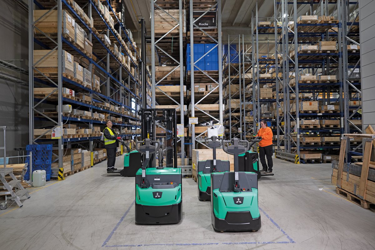✔ For those in need of an efficient solution for navigating the workshop, our powered pallet trucks have been meticulously designed to deliver relentless performance in the most demanding environments.
❓ Discover the Premier EM range
malcolmwest.co.uk/product/premia…