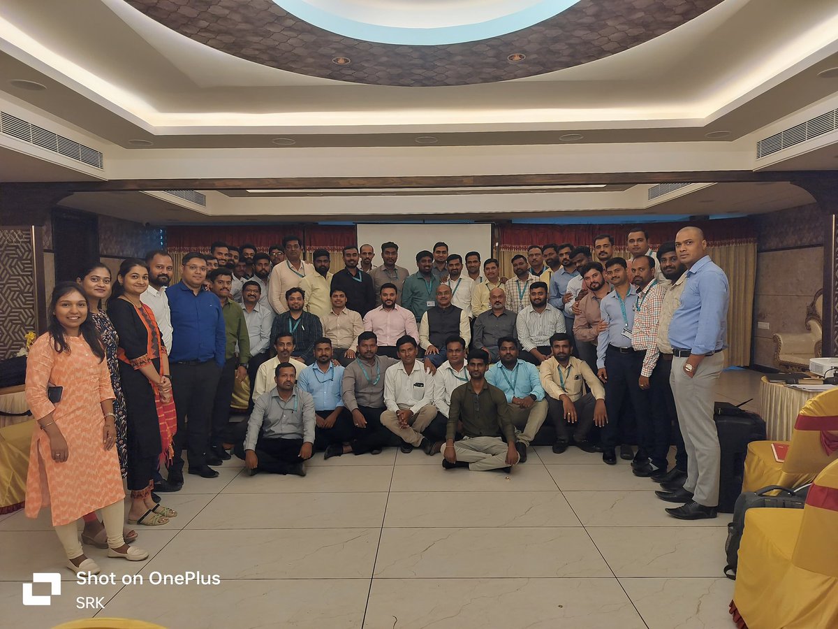 'Grateful for the insightful session with CSC MD Sanjay Rakesh sir and the Karnataka CSC team. Stay tuned for exciting updates as we continue to empower communities through digital initiatives! #CSC #DigitalEmpowerment #TeamWork'
@CSCegov_ 
@CscKarnataka