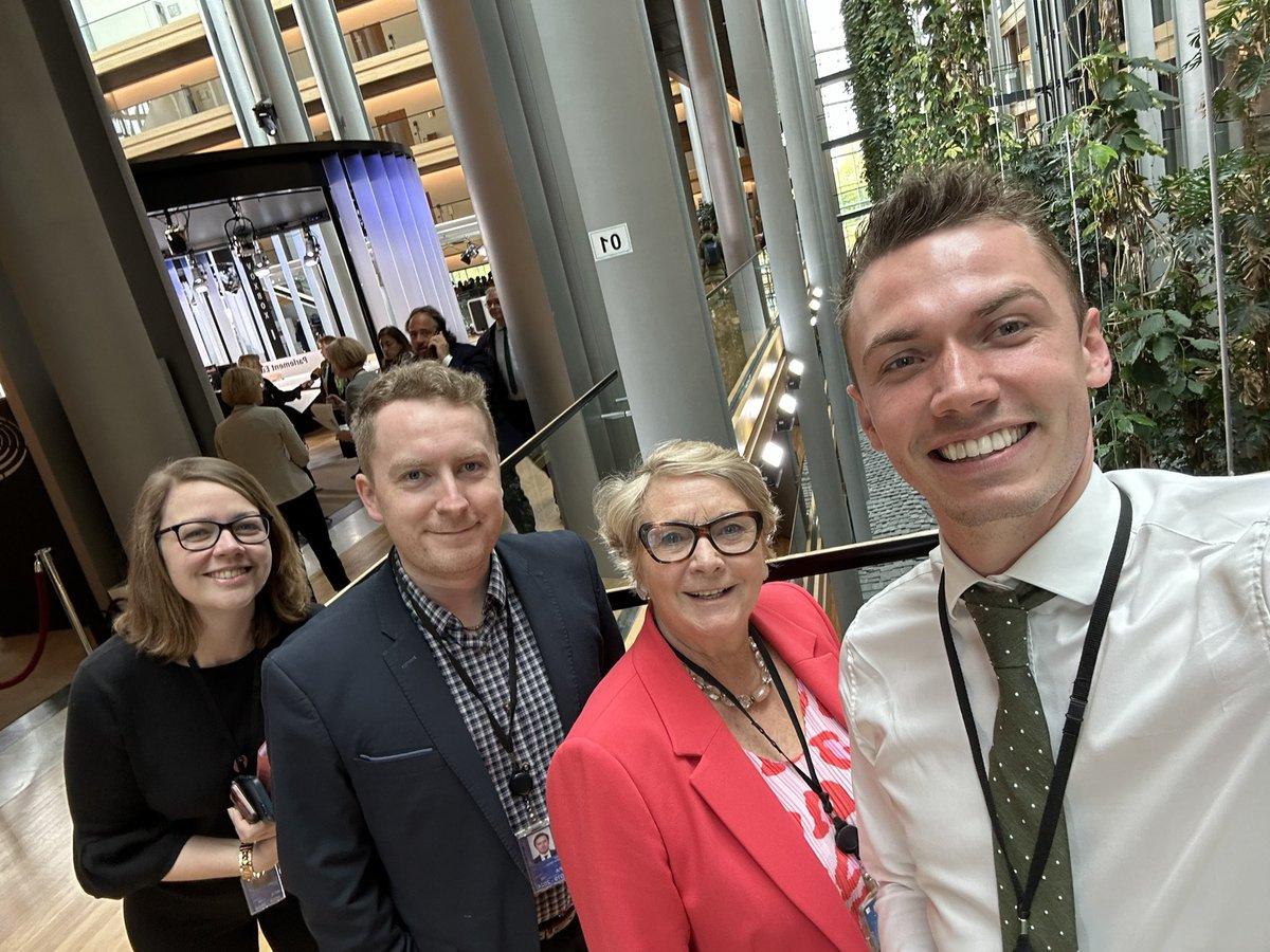 And after 5 great years that’s a wrap from #TeamFrances in the European Parliament - thanks to Una, Conor and Michael 🙌🏻
