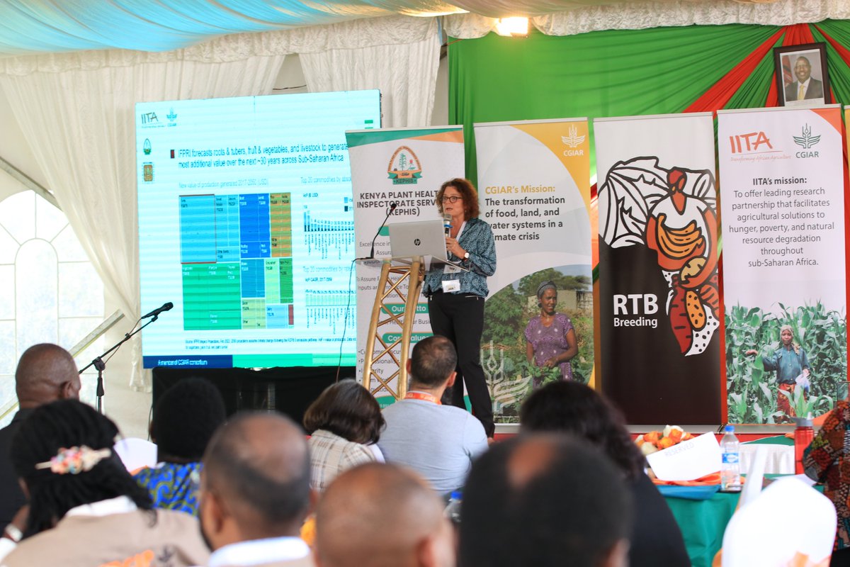 Crop Germplasm Scientist Dr. Morag Ferguson from @IITA_CGIAR giving the RTB-EAGEL project overview.

'The new RTB lab will accelerate the selection, delivery & widespread adoption of a steady stream of new RTB crop varieties to enhance agricultural productivity & food security'